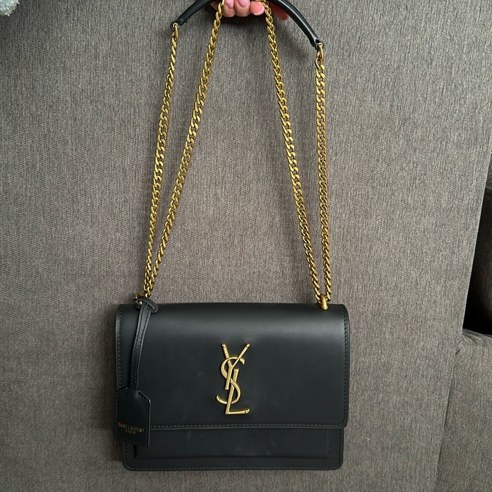 Chain shoulder bag